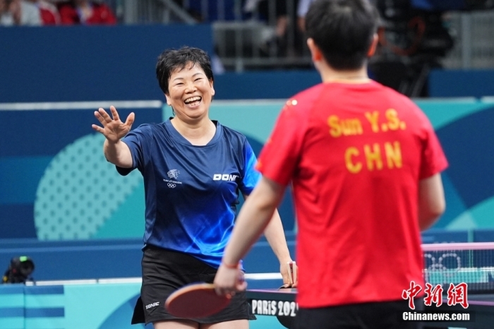 樊振东对决张本智和决胜局，王皓场边泪光闪现