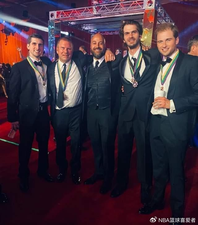 费尔蒂塔豪掷3亿美元收购WNBA球队 火箭五少爆发