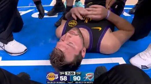 雷霆血虐湖人43分 东契奇伤退冲击季后赛资格